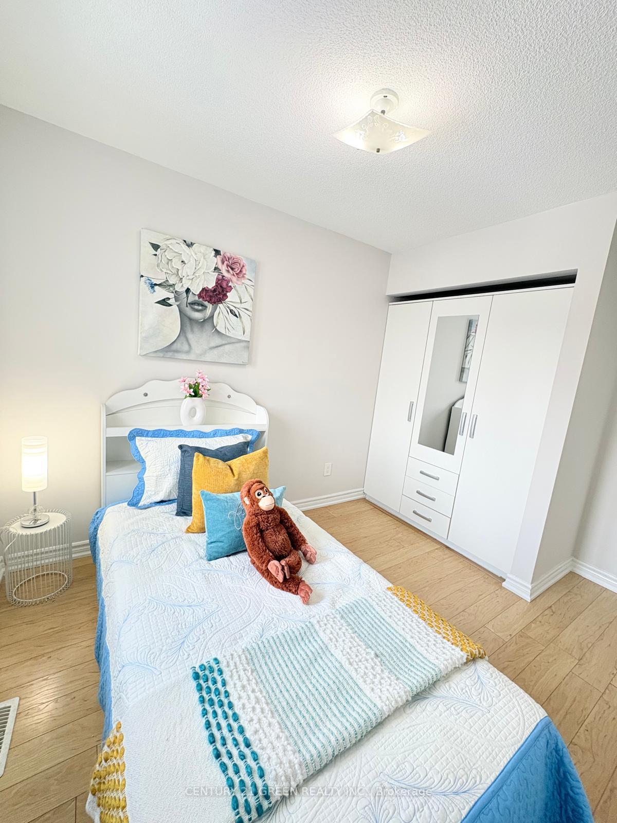 Photo 21 of 66 Millstone Drive, Brampton, Fletcher's Creek South — HOMEH