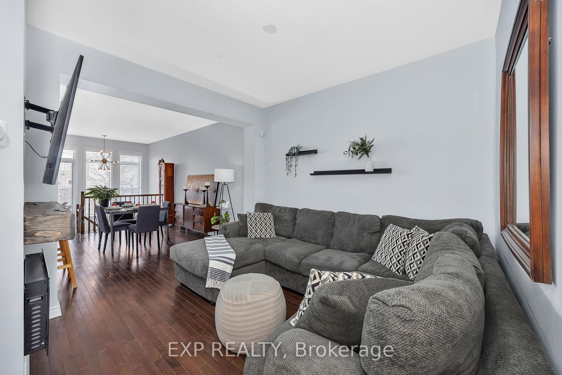Photo 3 of 268 Eye Bright Crescent, Ottawa, Riverside South/Gloucester Glen — HOMEH