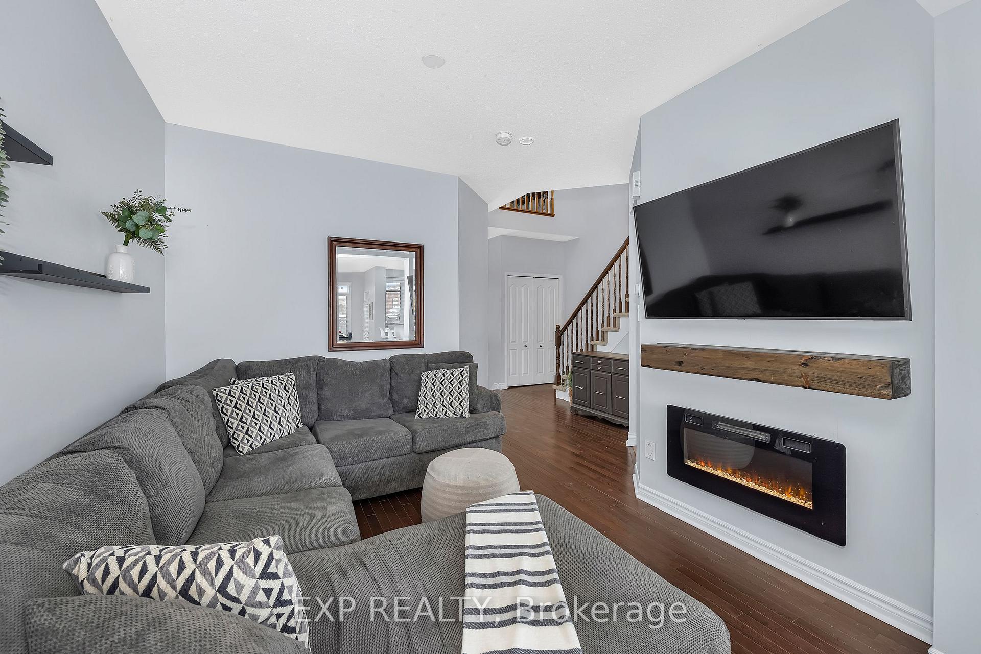 Photo 6 of 268 Eye Bright Crescent, Ottawa, Riverside South/Gloucester Glen — HOMEH