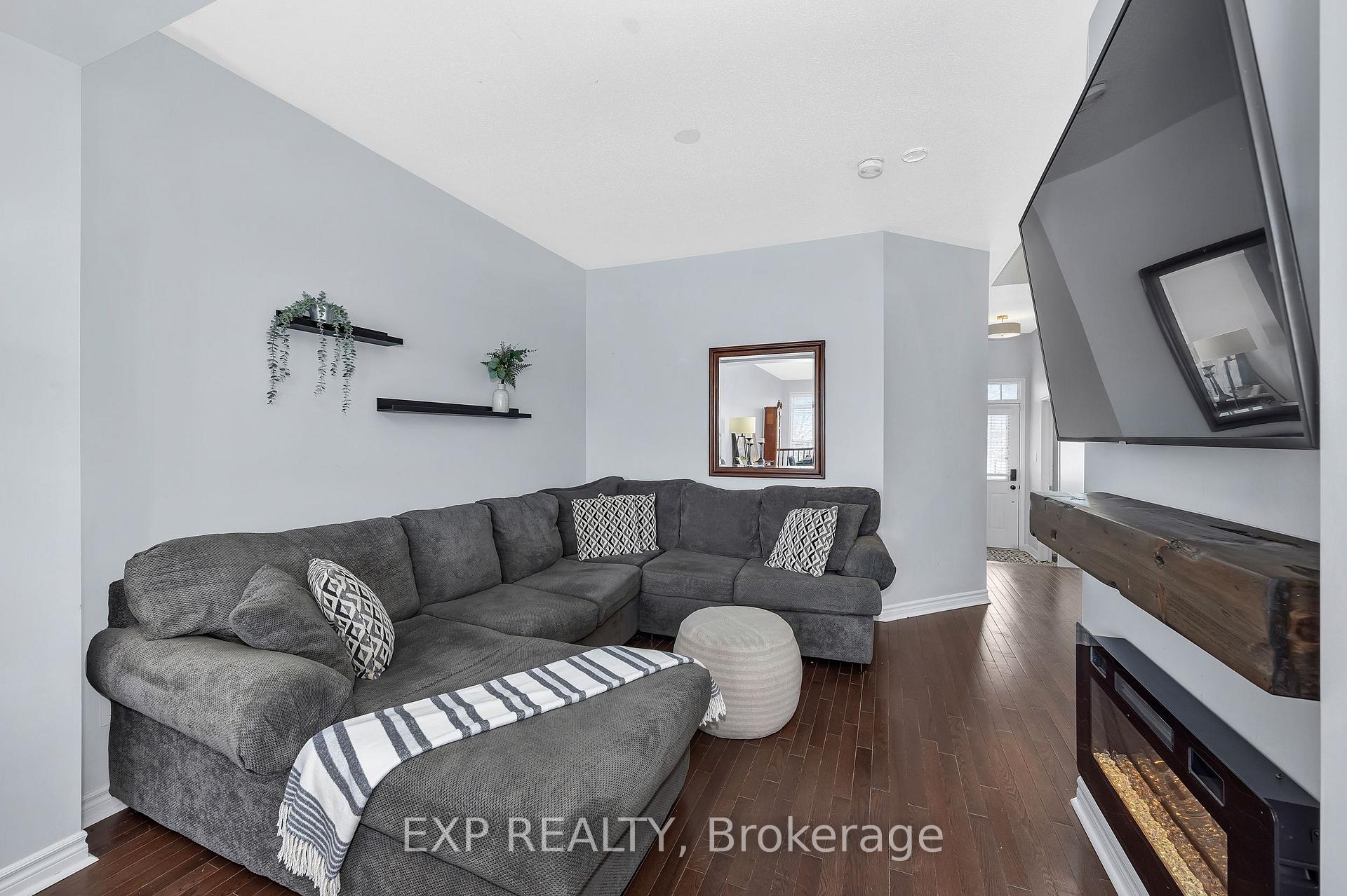 Photo 7 of 268 Eye Bright Crescent, Ottawa, Riverside South/Gloucester Glen — HOMEH
