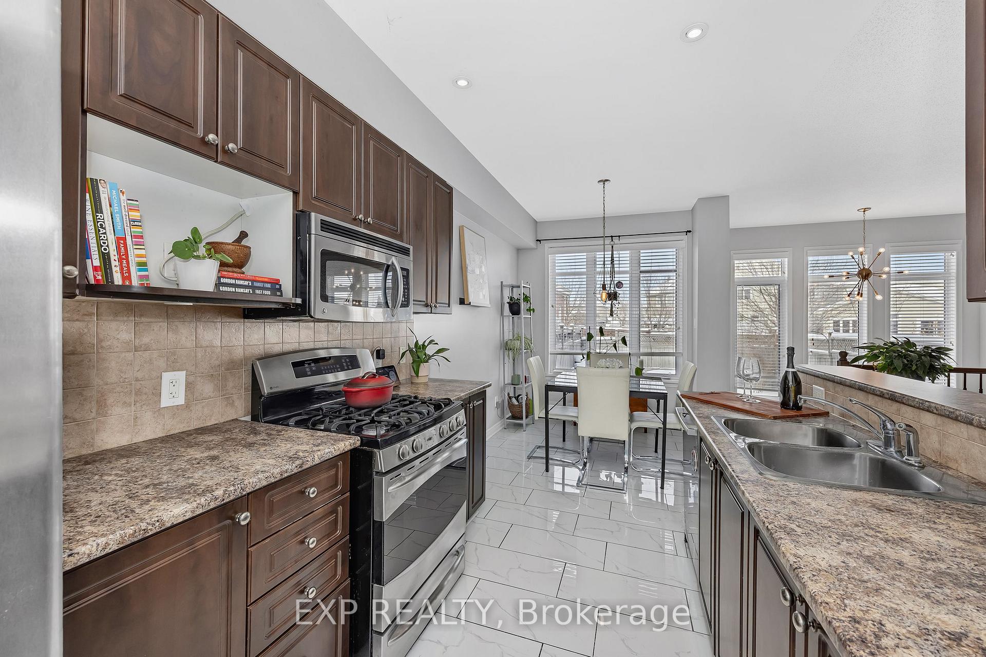 Photo 9 of 268 Eye Bright Crescent, Ottawa, Riverside South/Gloucester Glen — HOMEH