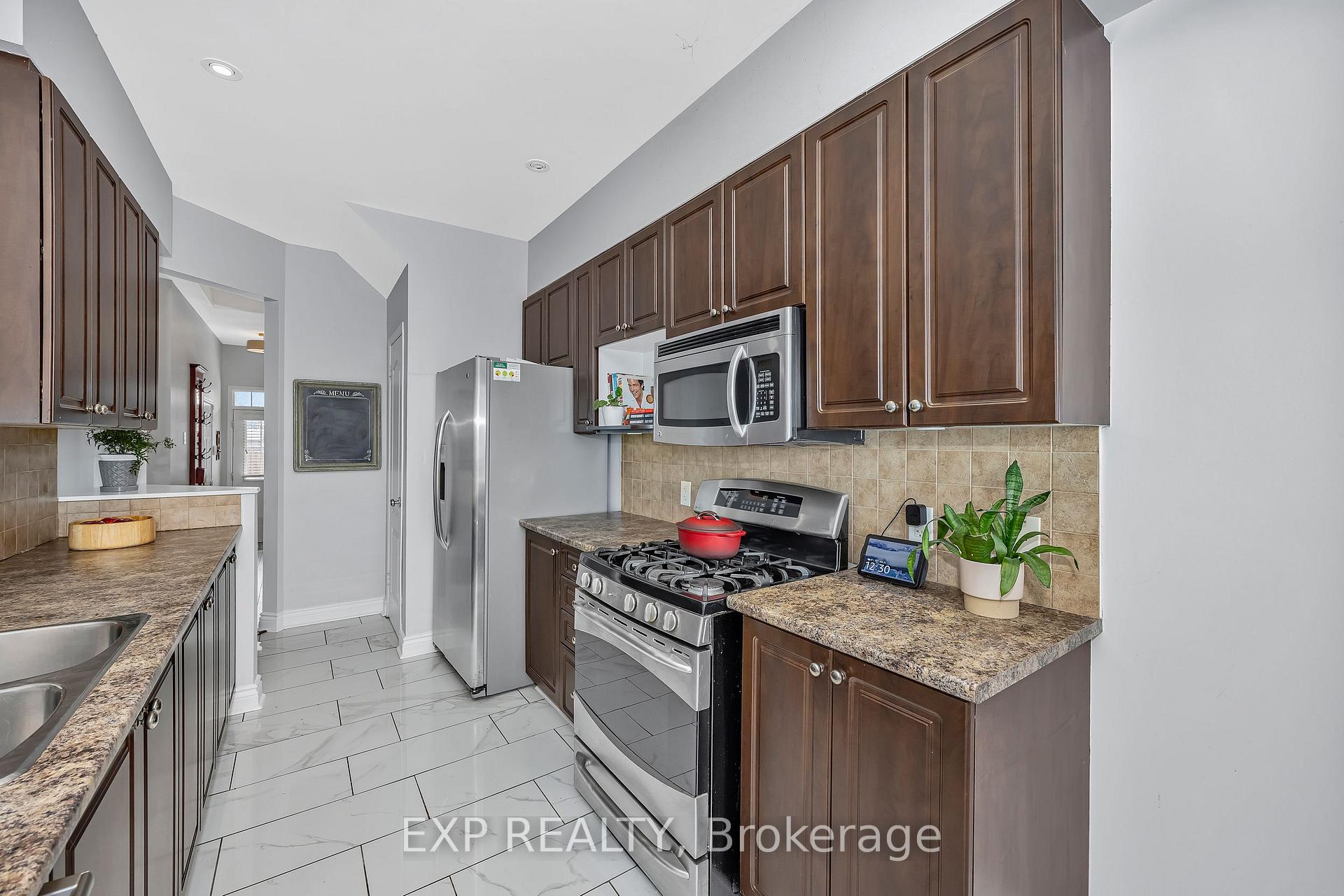 Photo 8 of 268 Eye Bright Crescent, Ottawa, Riverside South/Gloucester Glen — HOMEH