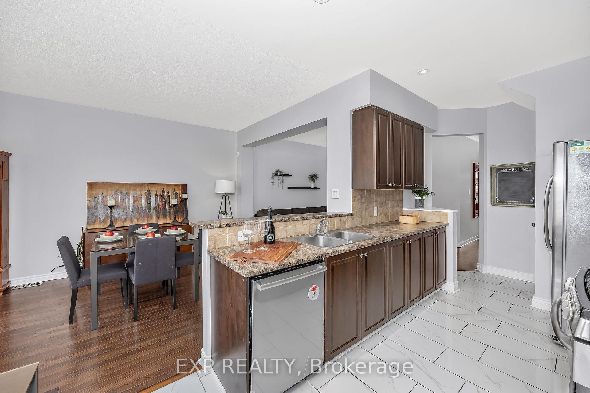 Photo 13 of 268 Eye Bright Crescent, Ottawa, Riverside South/Gloucester Glen — HOMEH