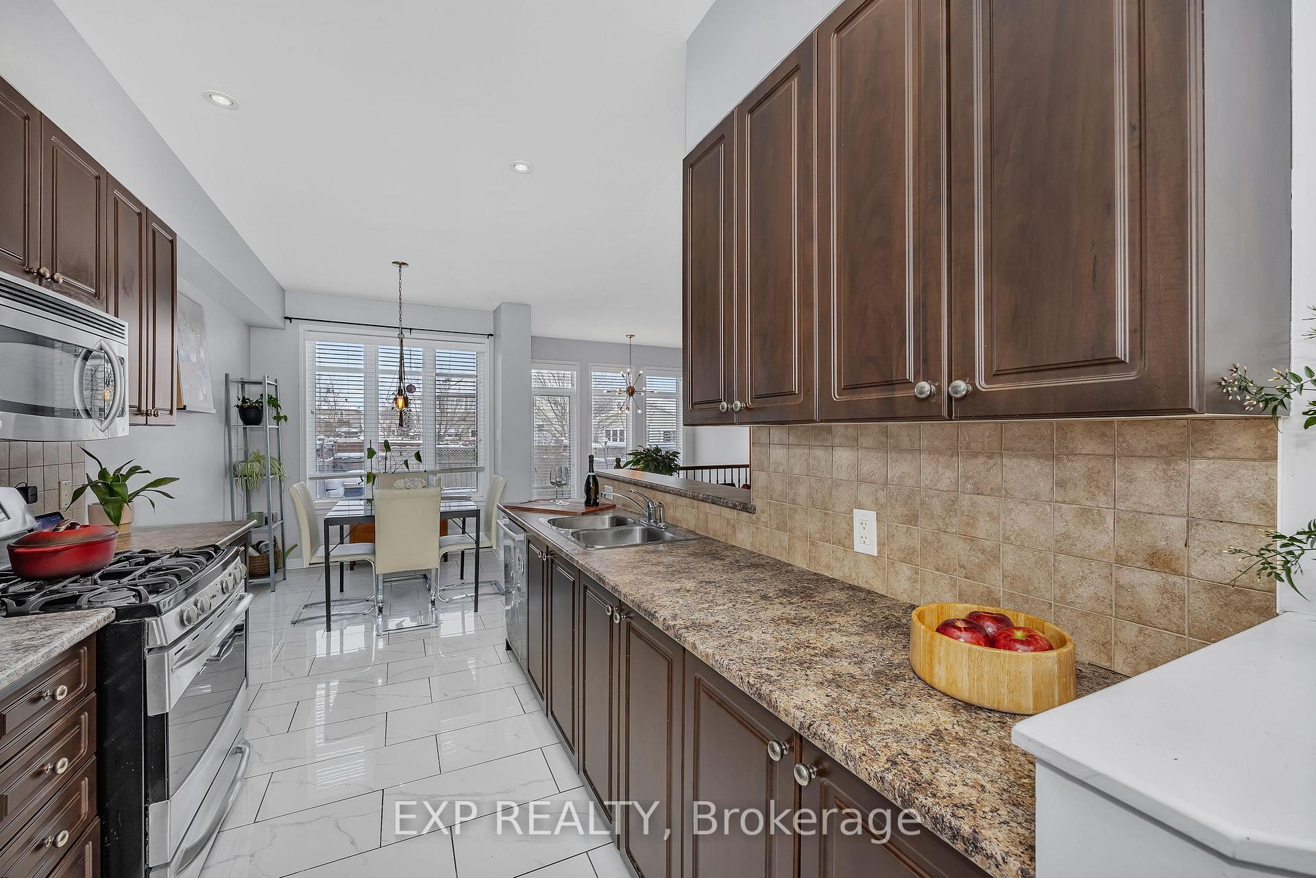 Photo 10 of 268 Eye Bright Crescent, Ottawa, Riverside South/Gloucester Glen — HOMEH