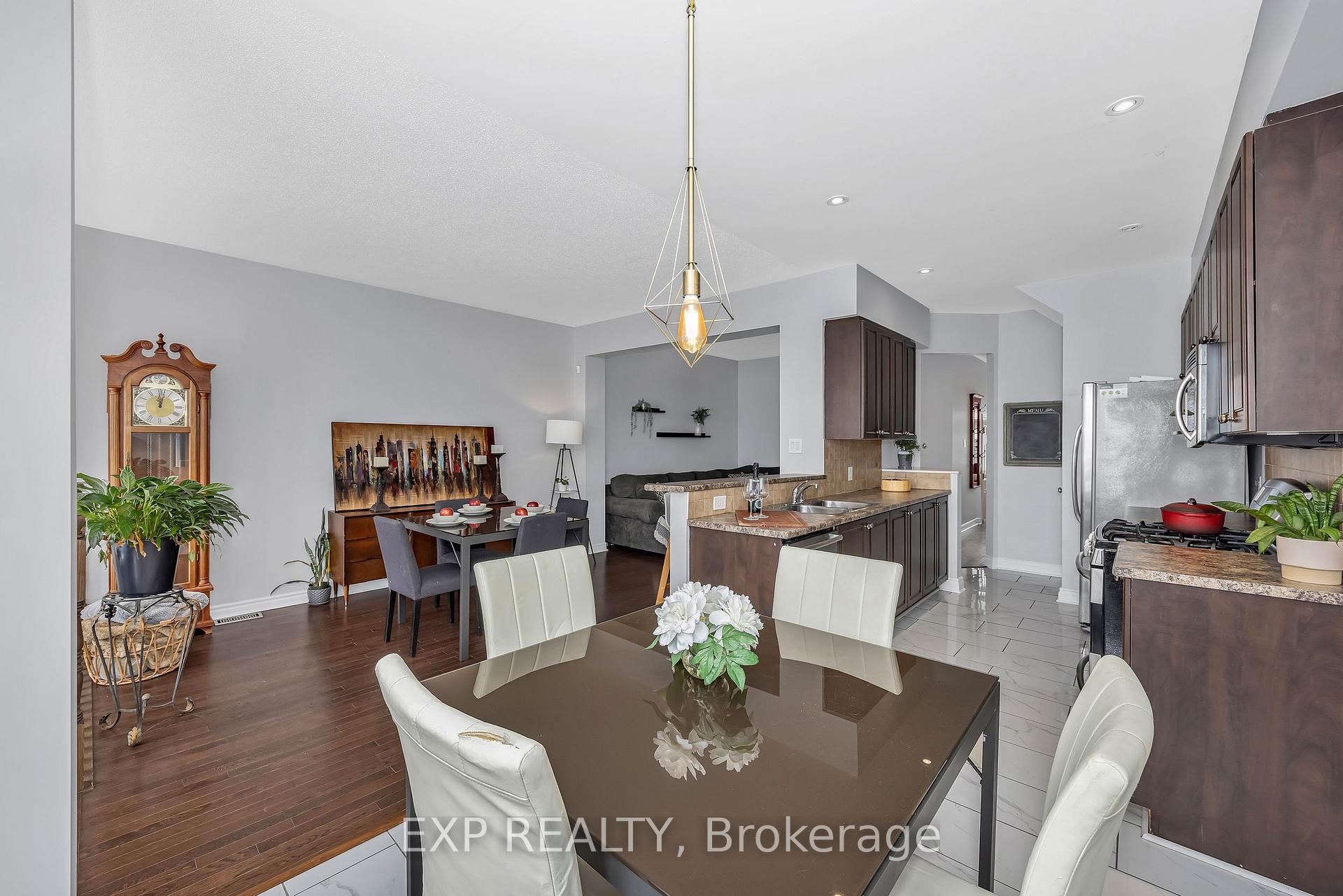 Photo 11 of 268 Eye Bright Crescent, Ottawa, Riverside South/Gloucester Glen — HOMEH