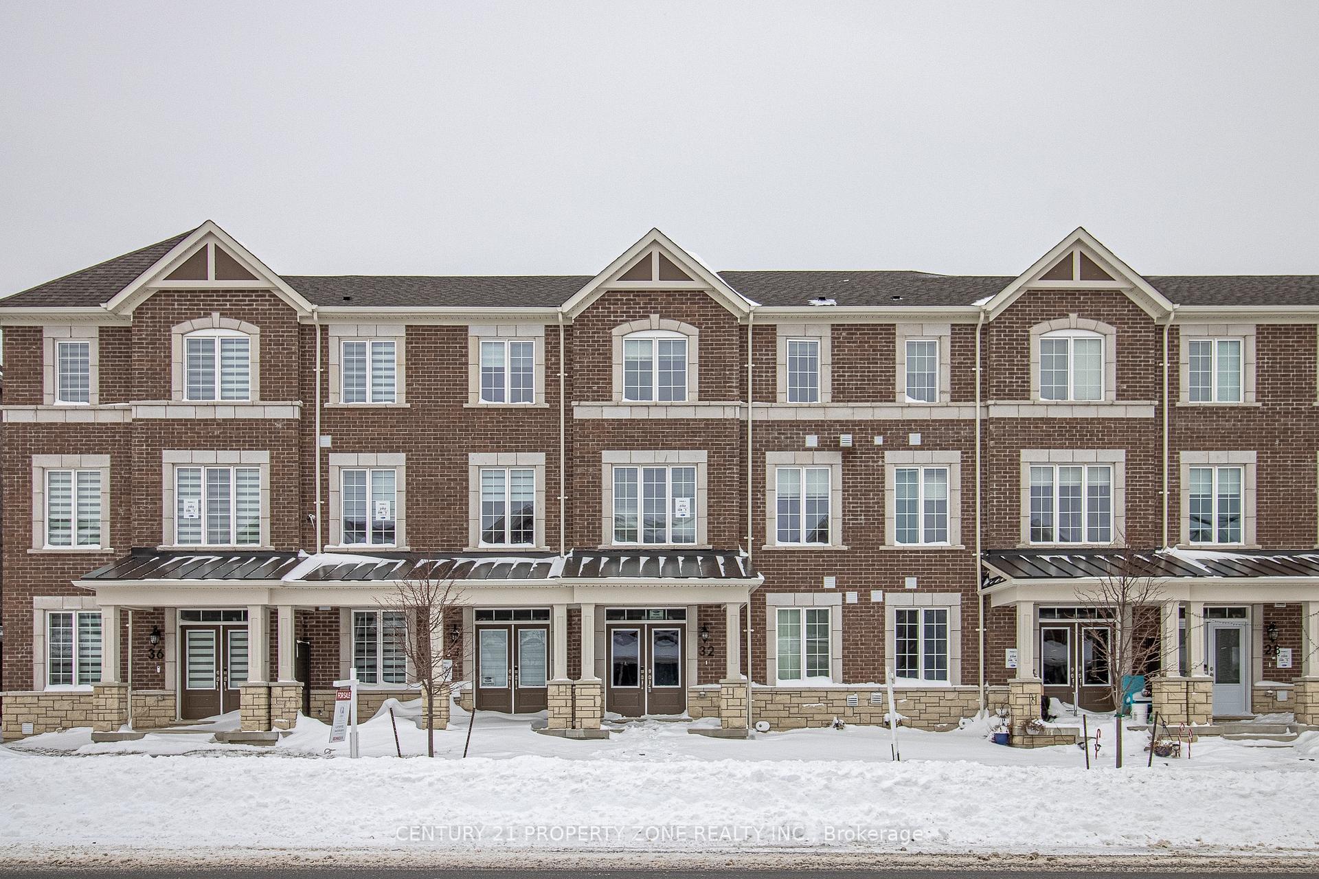 Front of 32 Bellasera Way