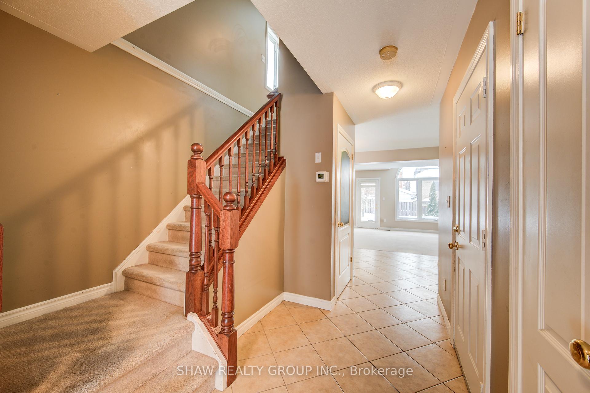 Photo 3 of 21 Truesdale Crescent, Guelph, Kortright West — HOMEH