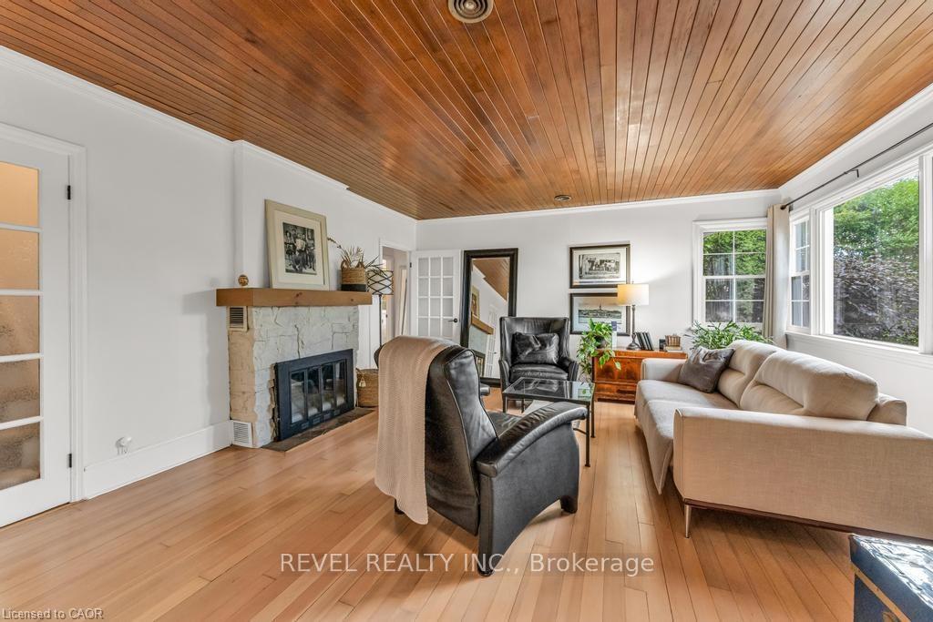 Photo 17 of 331 St Paul Street W, St. Catharines, Rykert/Vansickle — HOMEH