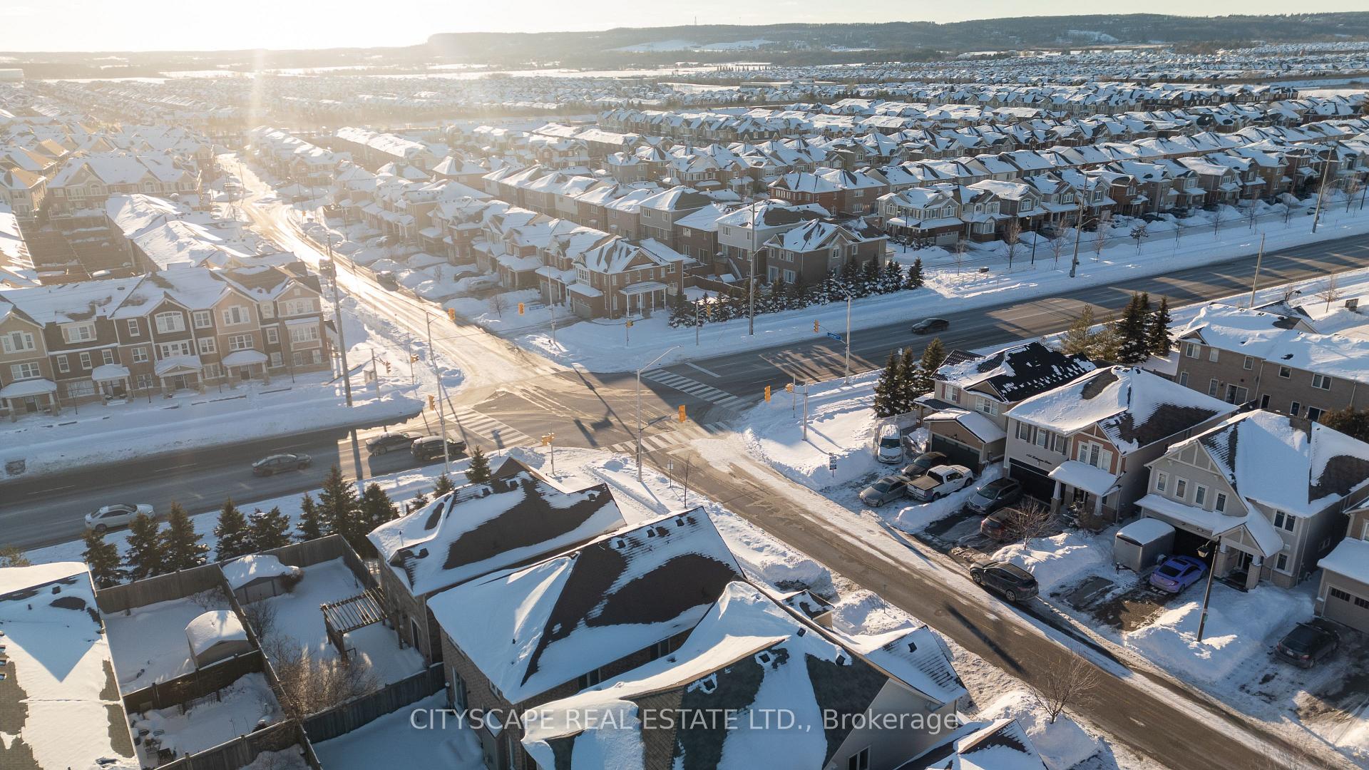 Photo 5 of 150 Leiterman Drive, Milton, Willmott — HOMEH