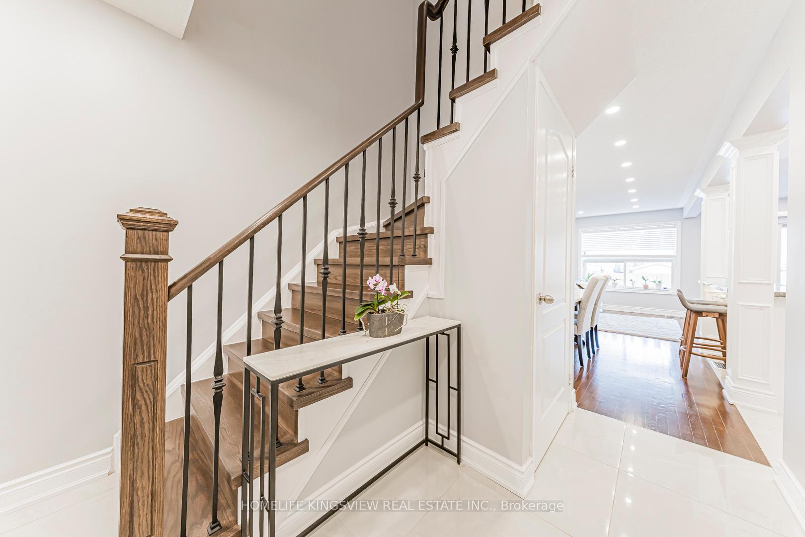 Photo 11 of 80 Giancola Crescent, Vaughan, Maple — HOMEH