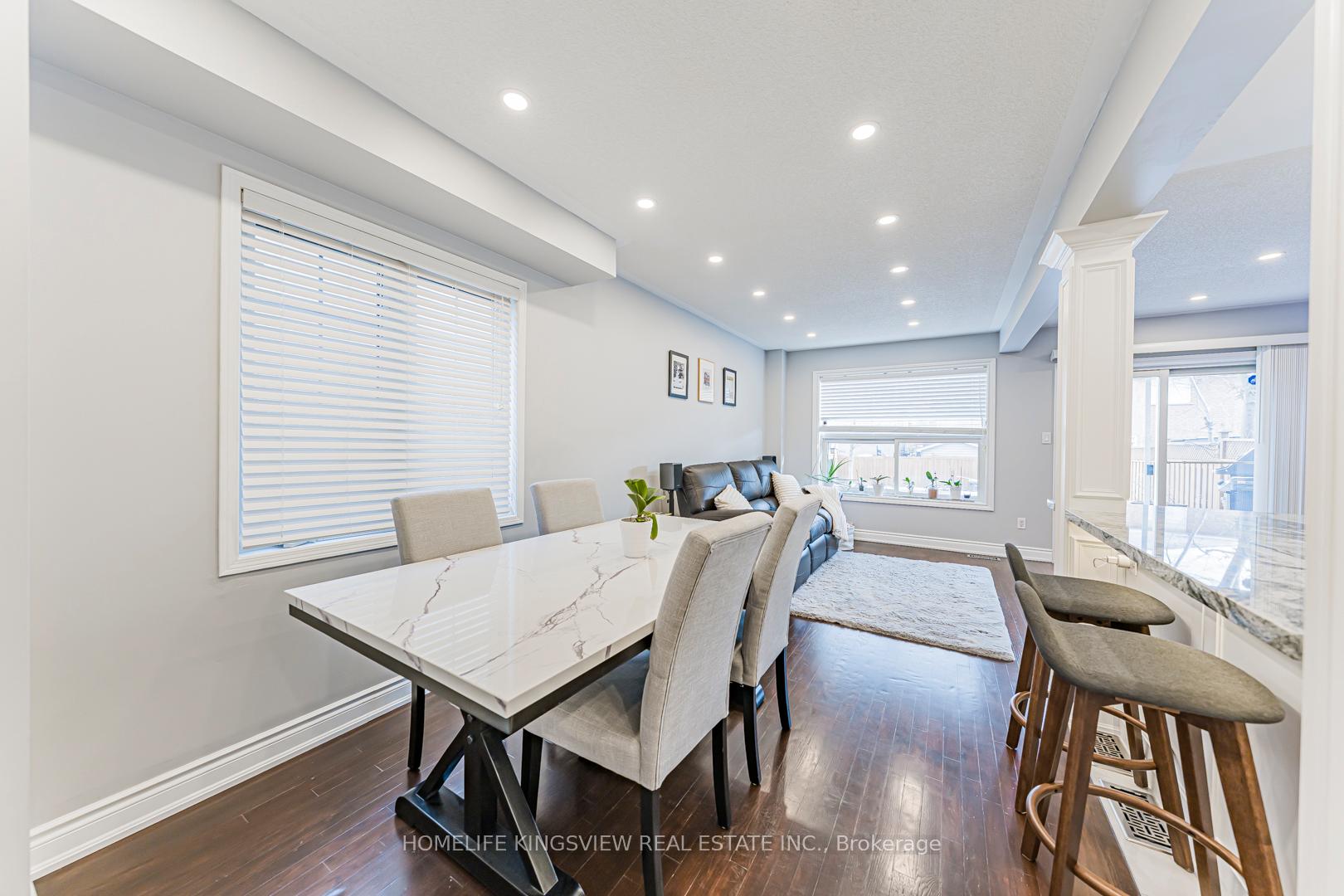 Photo 8 of 80 Giancola Crescent, Vaughan, Maple — HOMEH