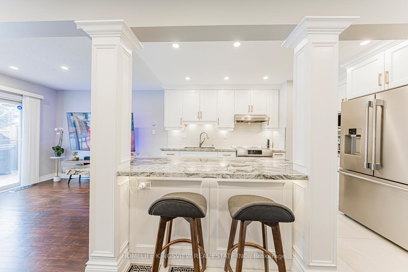 Photo 14 of 80 Giancola Crescent, Vaughan, Maple — HOMEH