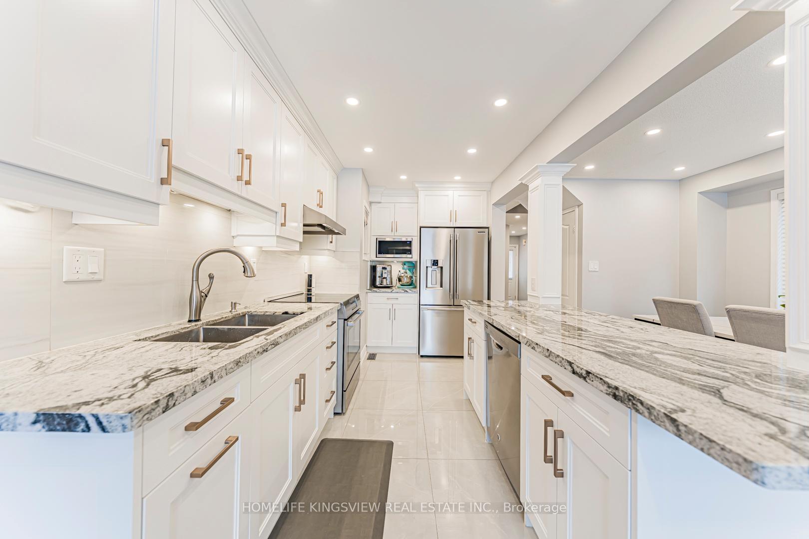 Photo 15 of 80 Giancola Crescent, Vaughan, Maple — HOMEH