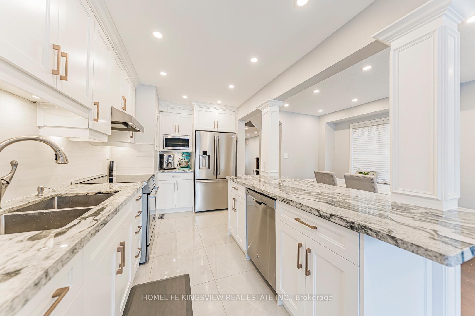 Photo 18 of 80 Giancola Crescent, Vaughan, Maple — HOMEH