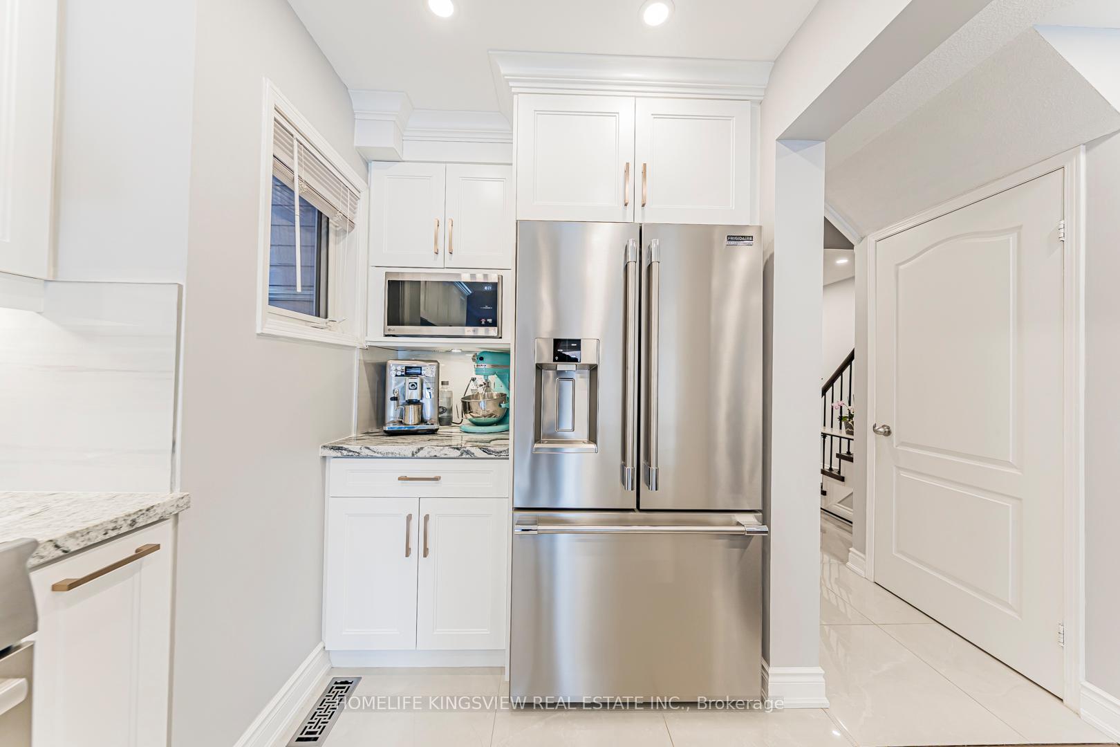 Photo 16 of 80 Giancola Crescent, Vaughan, Maple — HOMEH