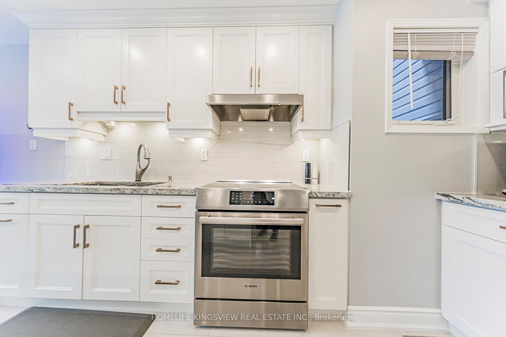 Photo 17 of 80 Giancola Crescent, Vaughan, Maple — HOMEH