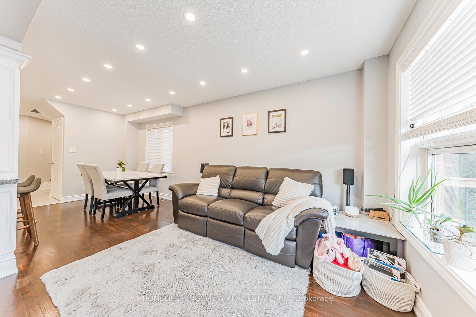 Photo 28 of 80 Giancola Crescent, Vaughan, Maple — HOMEH