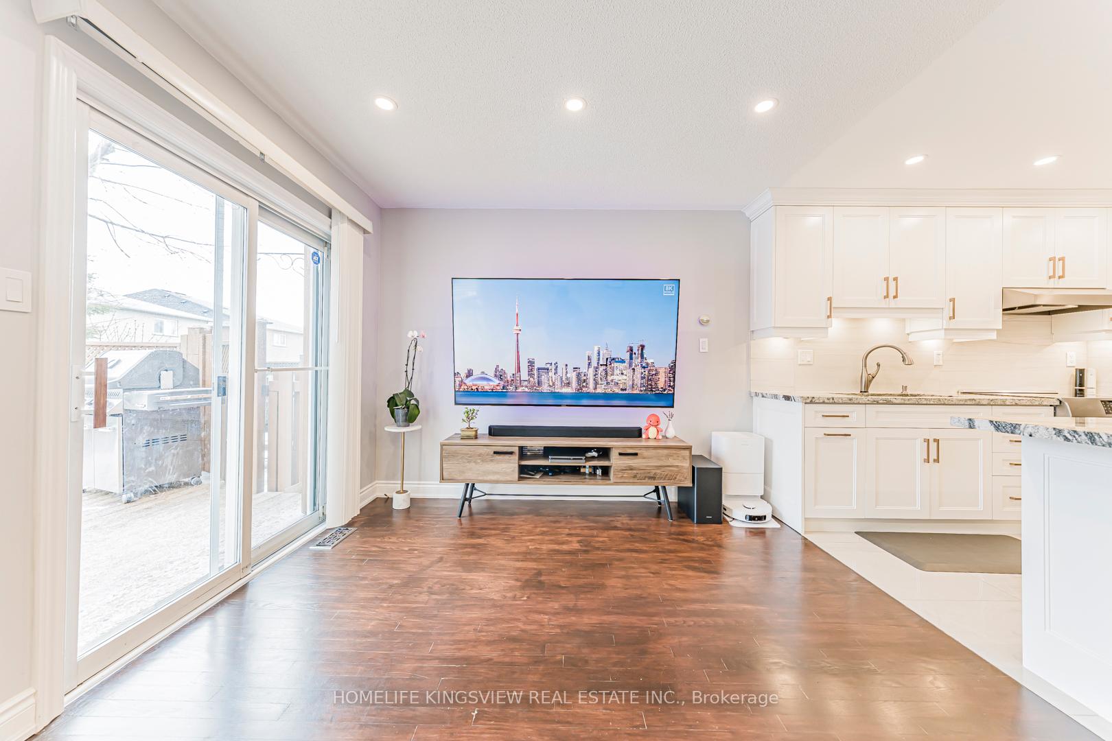 Photo 29 of 80 Giancola Crescent, Vaughan, Maple — HOMEH