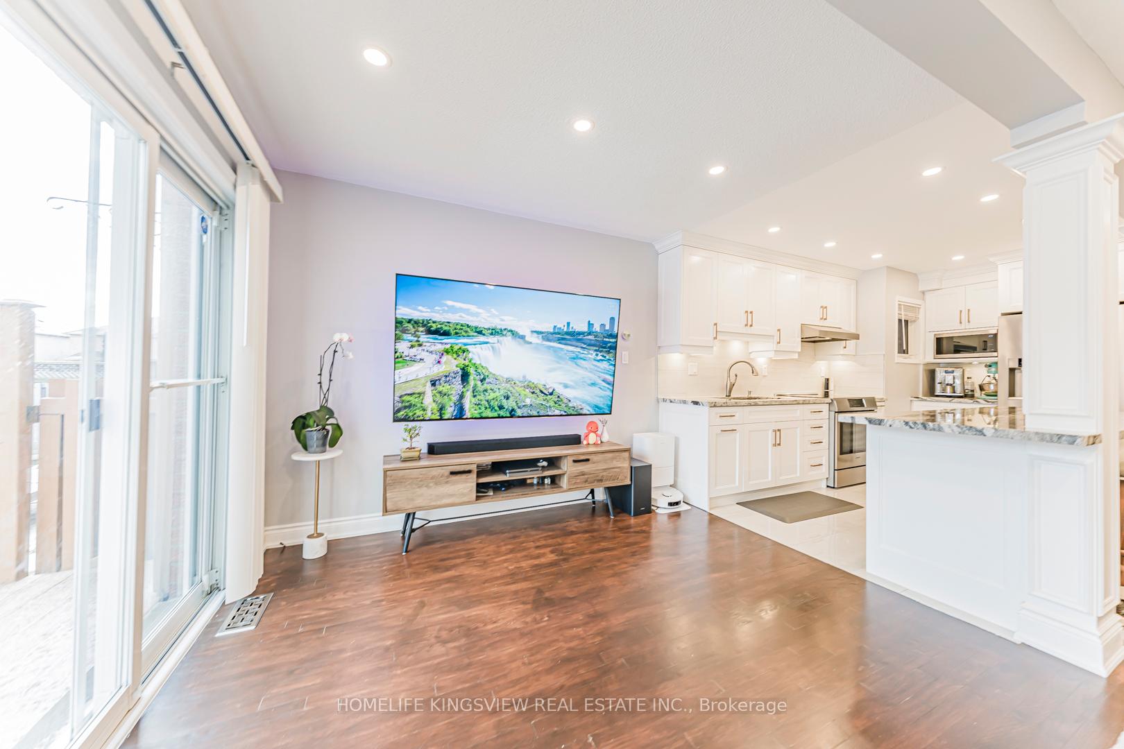 Photo 26 of 80 Giancola Crescent, Vaughan, Maple — HOMEH