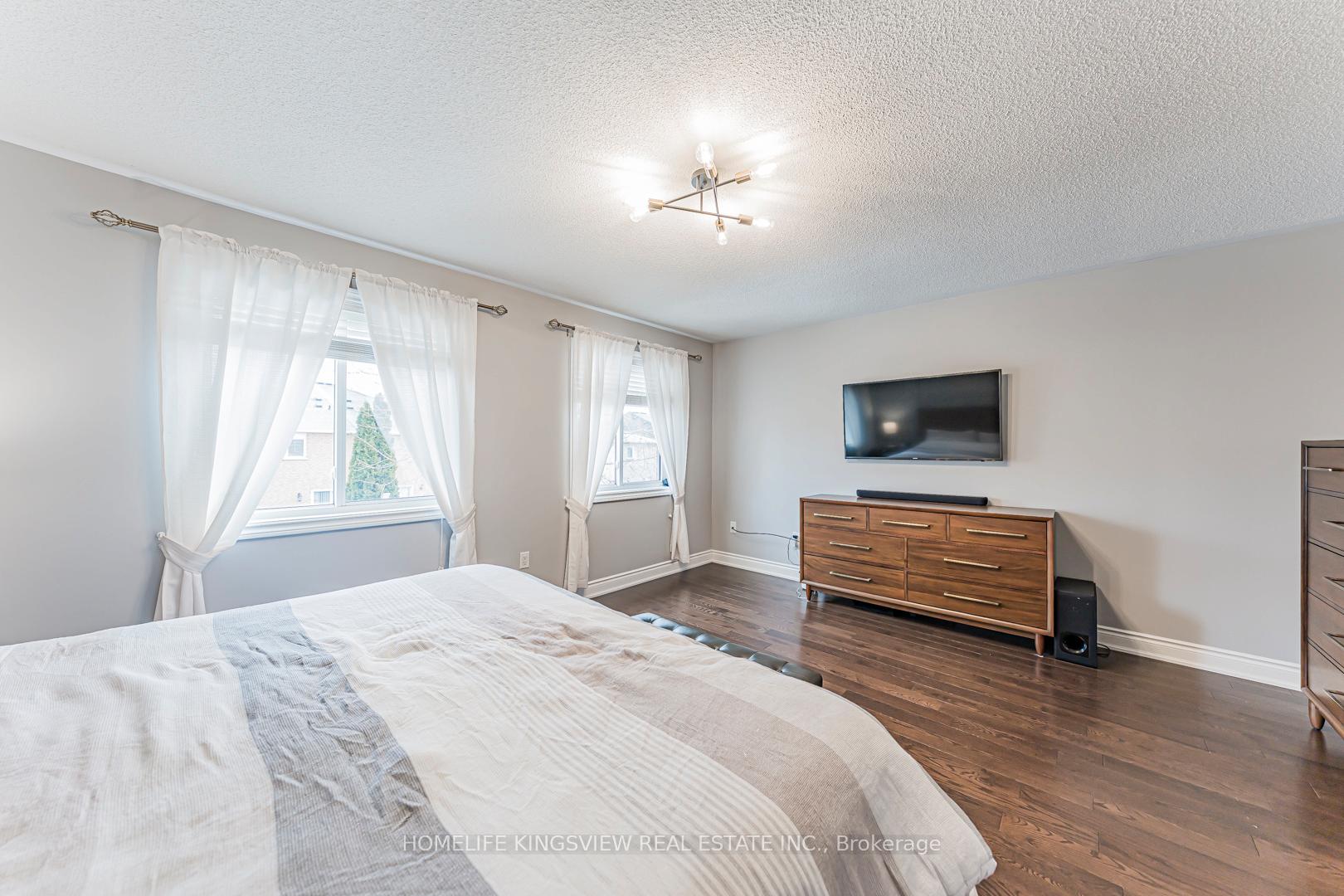 Photo 30 of 80 Giancola Crescent, Vaughan, Maple — HOMEH