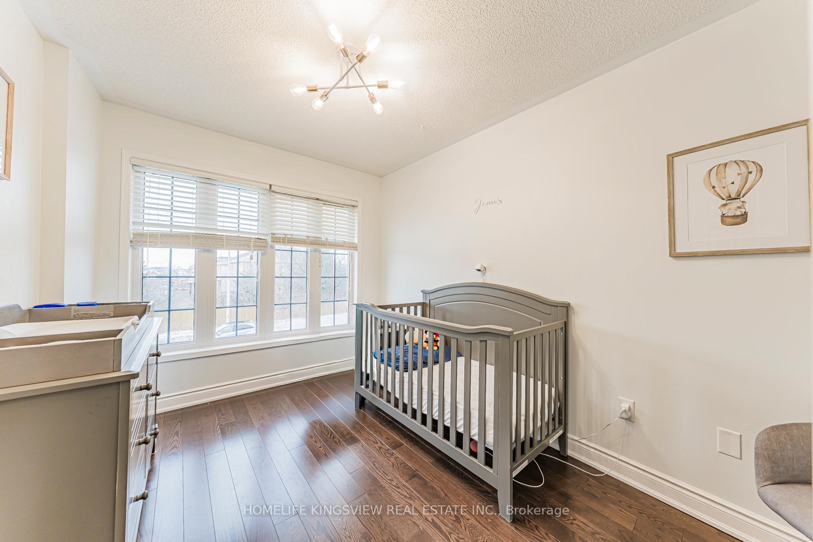 Photo 37 of 80 Giancola Crescent, Vaughan, Maple — HOMEH