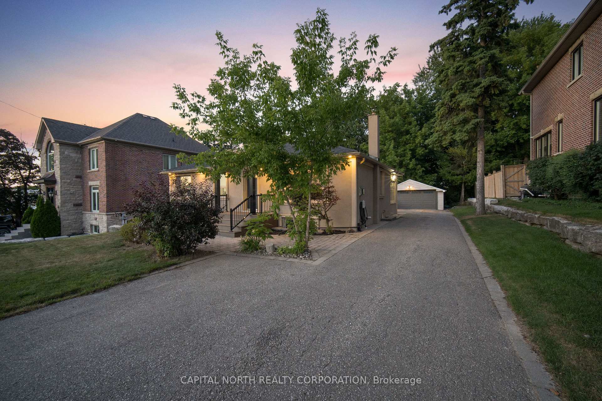 Photo 2 of 89 Hambly Avenue, King, King City — HOMEH