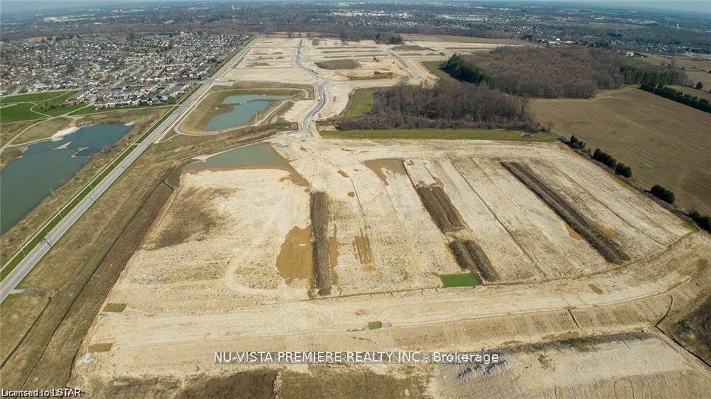 Photo 18 of 836 Gatestone Road, London, South U — HOMEH