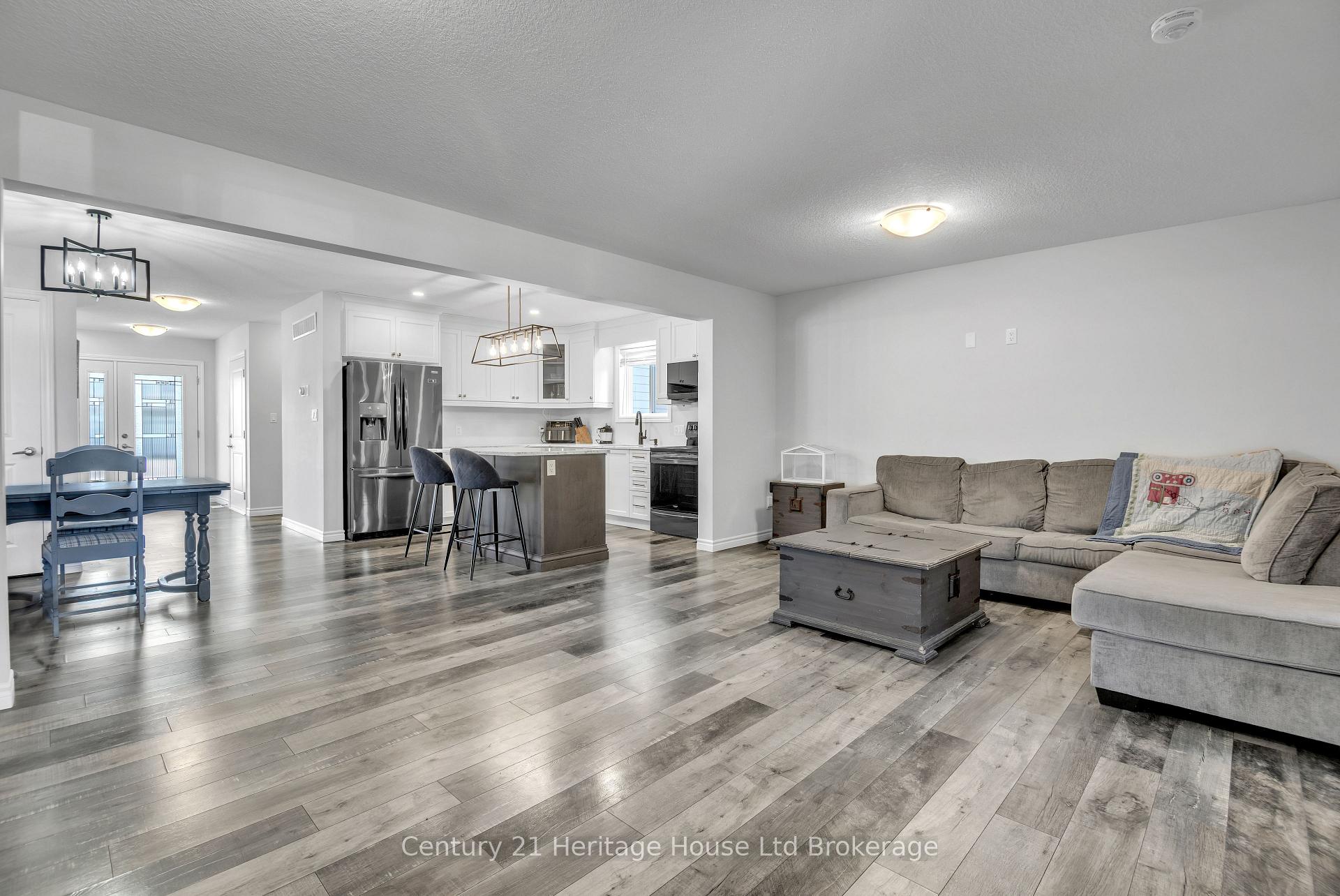 Photo 8 of 6 Sandy Court, Tillsonburg — HOMEH