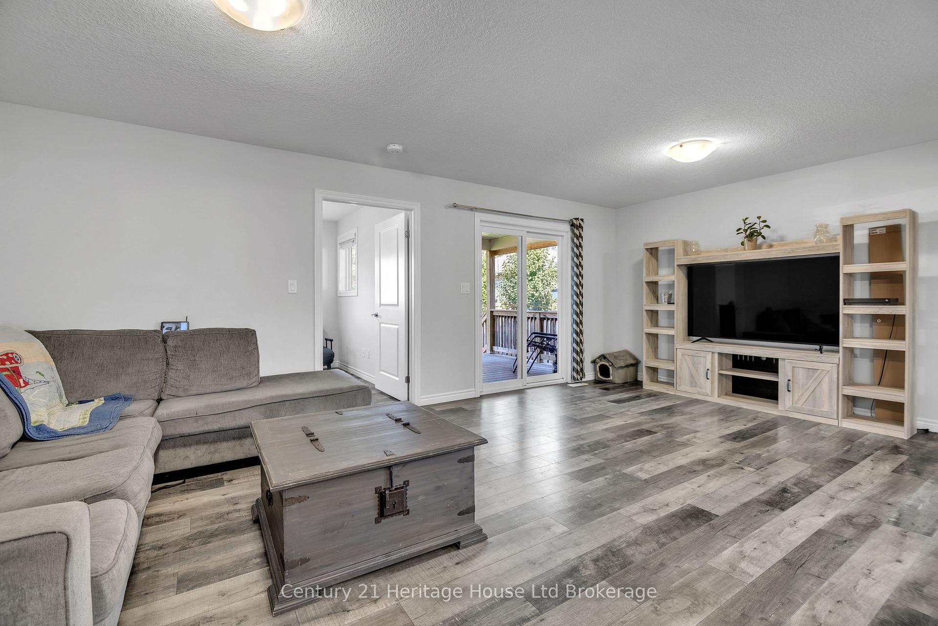 Photo 10 of 6 Sandy Court, Tillsonburg — HOMEH