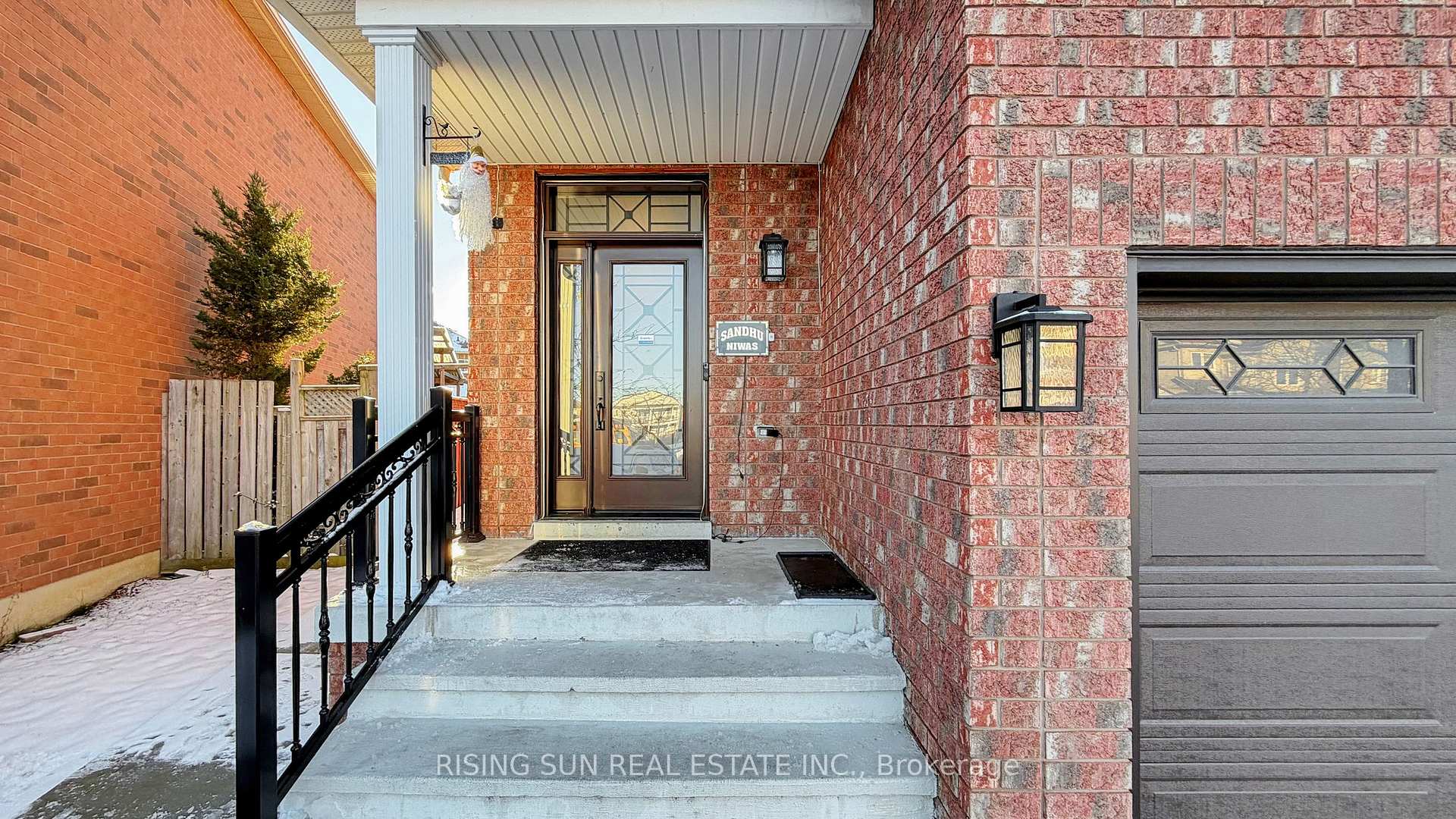 Photo 2 of 20 Bramoak Crescent, Brampton, Northwest Sandalwood Parkway — HOMEH