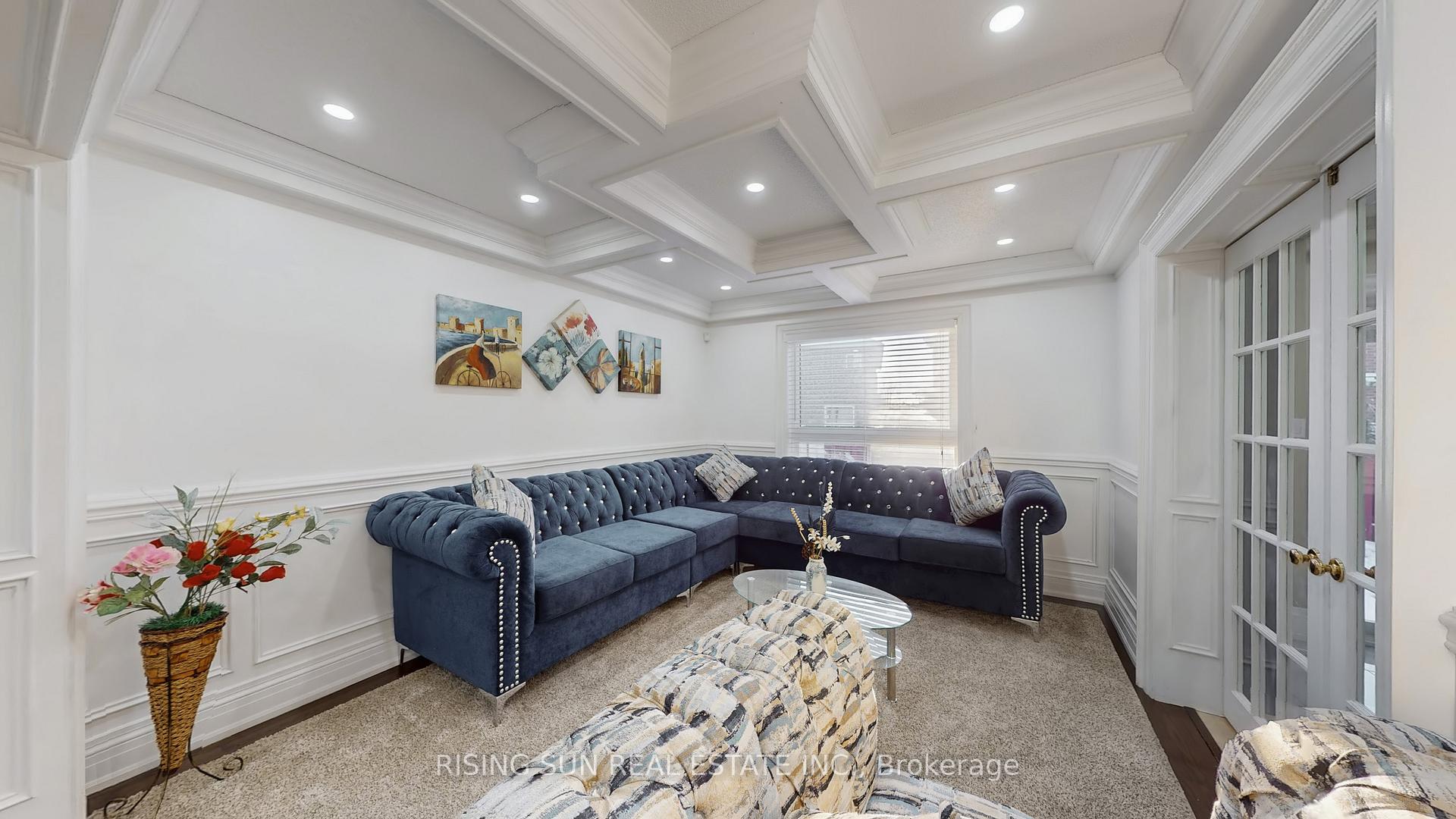 Photo 3 of 20 Bramoak Crescent, Brampton, Northwest Sandalwood Parkway — HOMEH