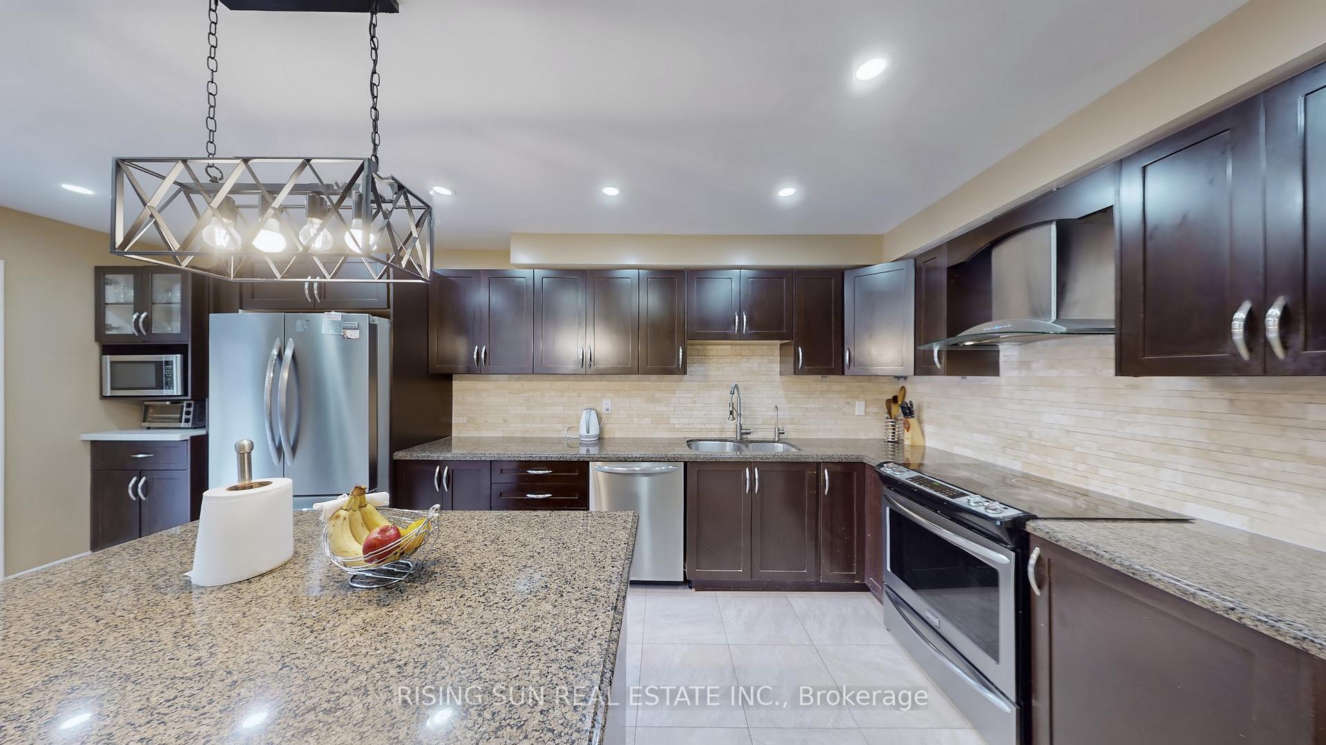 Photo 47 of 20 Bramoak Crescent, Brampton, Northwest Sandalwood Parkway — HOMEH