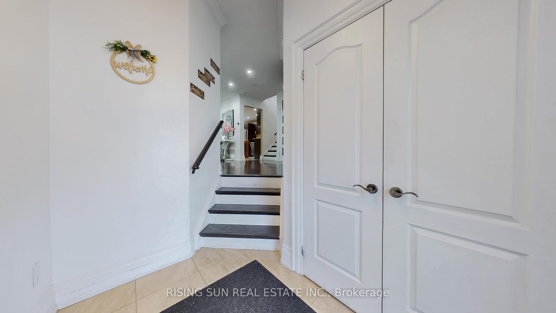 Photo 13 of 20 Bramoak Crescent, Brampton, Northwest Sandalwood Parkway — HOMEH