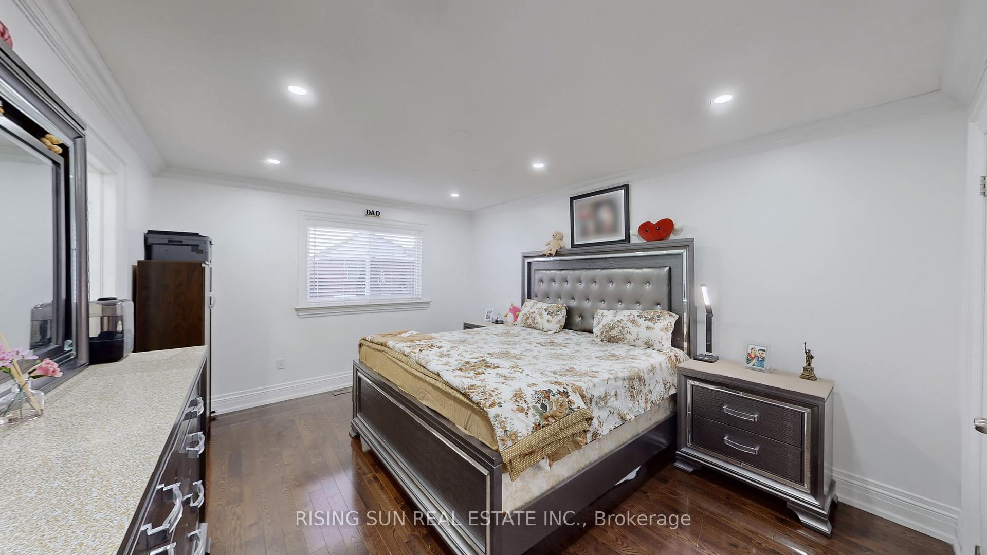 Photo 14 of 20 Bramoak Crescent, Brampton, Northwest Sandalwood Parkway — HOMEH