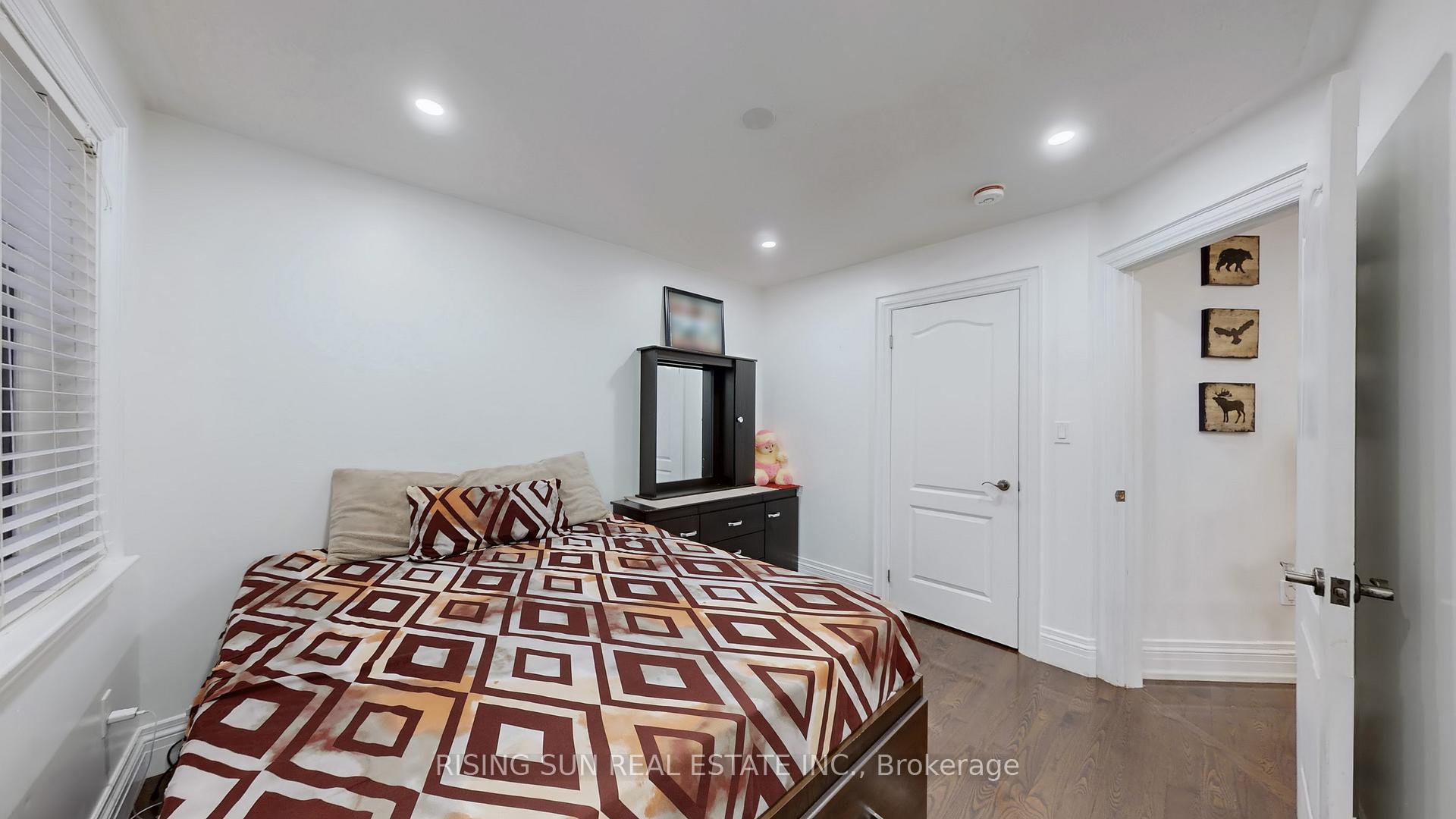 Photo 19 of 20 Bramoak Crescent, Brampton, Northwest Sandalwood Parkway — HOMEH
