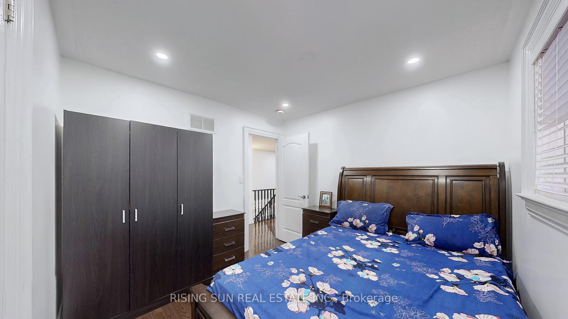 Photo 21 of 20 Bramoak Crescent, Brampton, Northwest Sandalwood Parkway — HOMEH