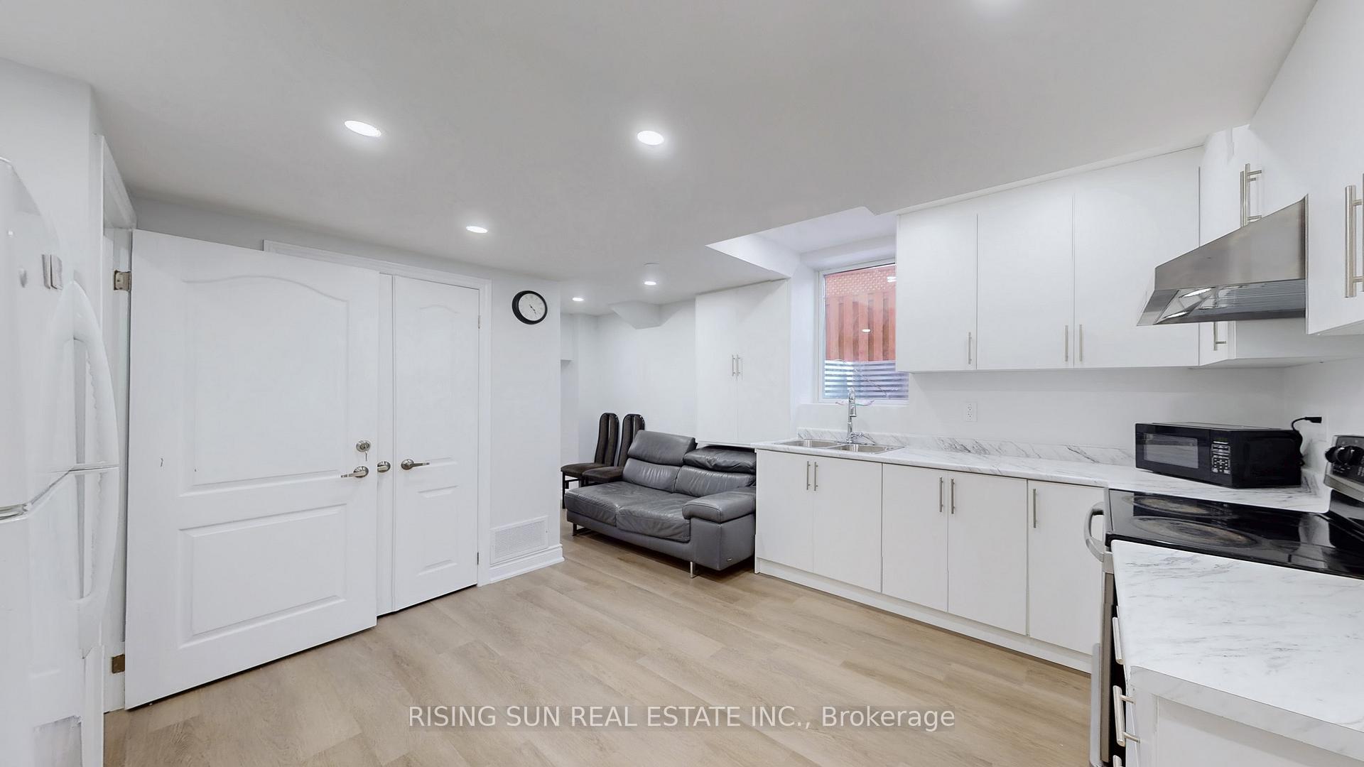 Photo 23 of 20 Bramoak Crescent, Brampton, Northwest Sandalwood Parkway — HOMEH