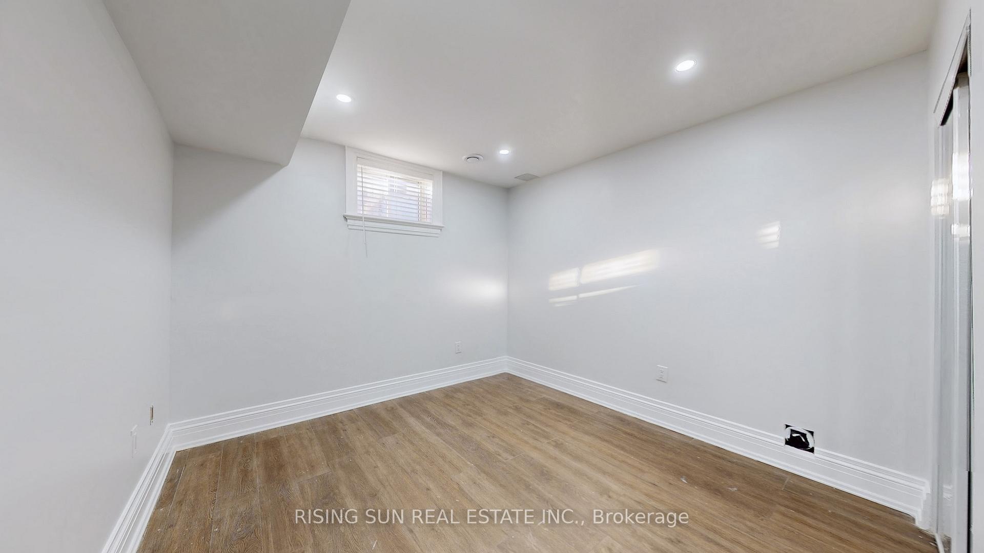 Photo 30 of 20 Bramoak Crescent, Brampton, Northwest Sandalwood Parkway — HOMEH