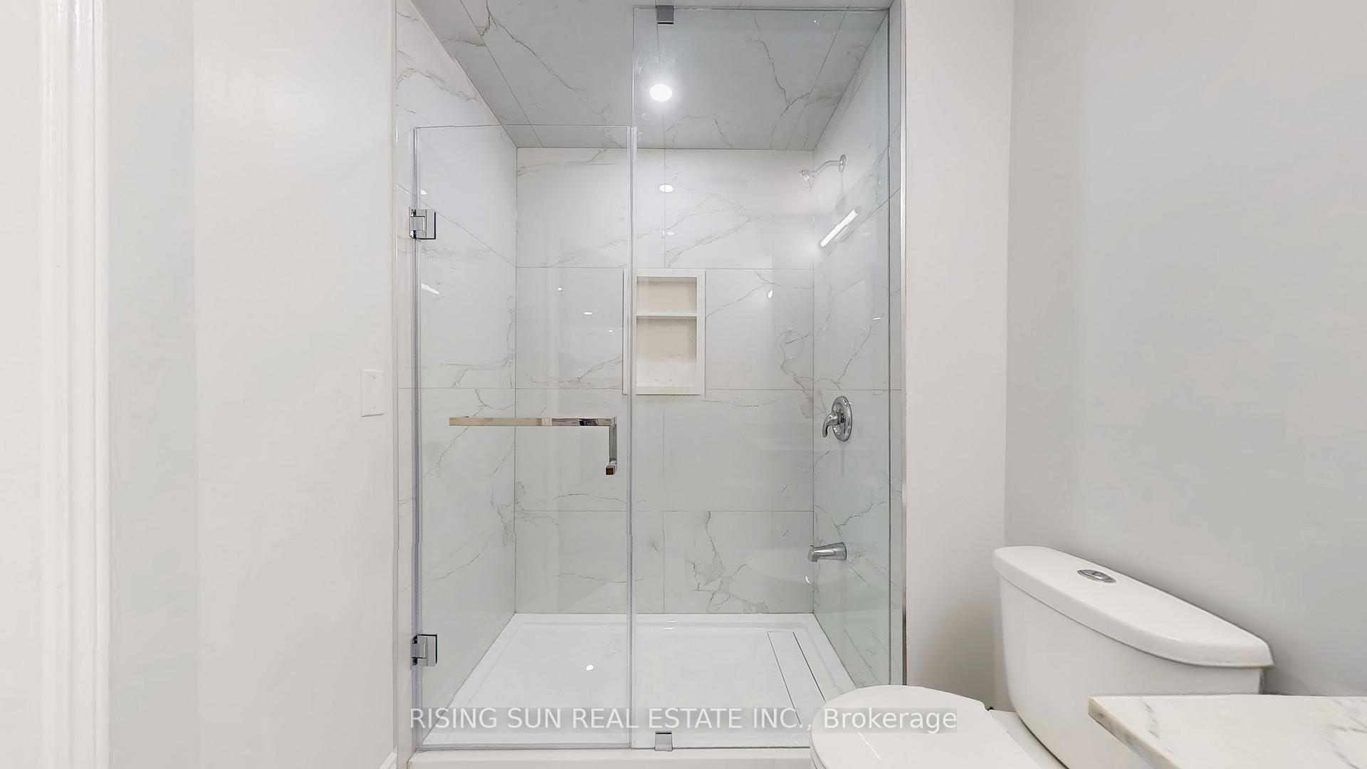 Photo 31 of 20 Bramoak Crescent, Brampton, Northwest Sandalwood Parkway — HOMEH