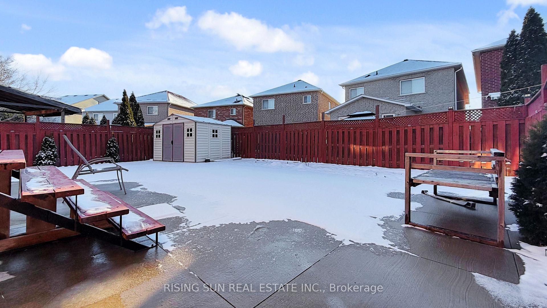 Photo 32 of 20 Bramoak Crescent, Brampton, Northwest Sandalwood Parkway — HOMEH