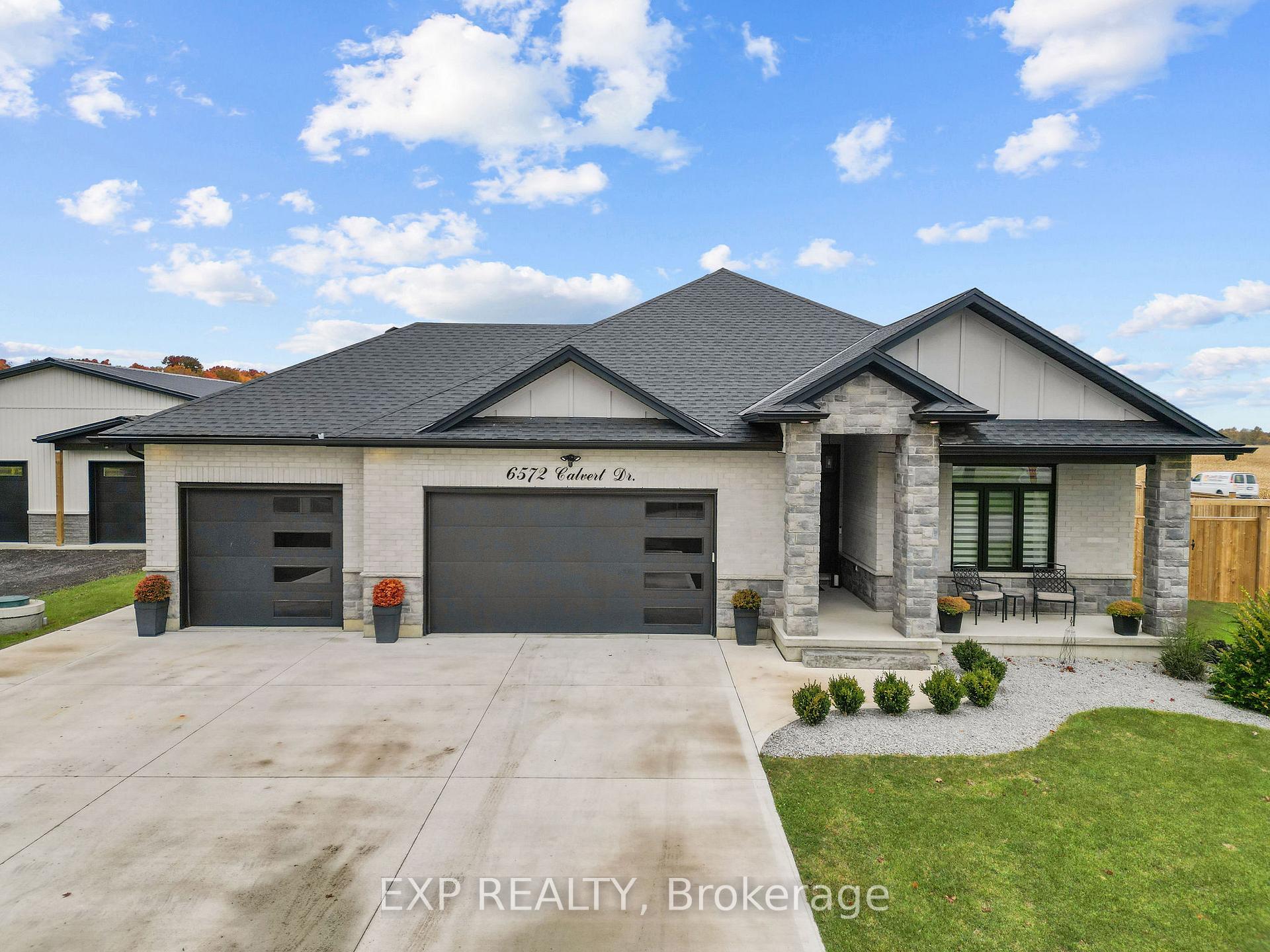Photo 3 of 6572 Calvert Drive, Strathroy-Caradoc, Rural Strathroy-Caradoc — HOMEH