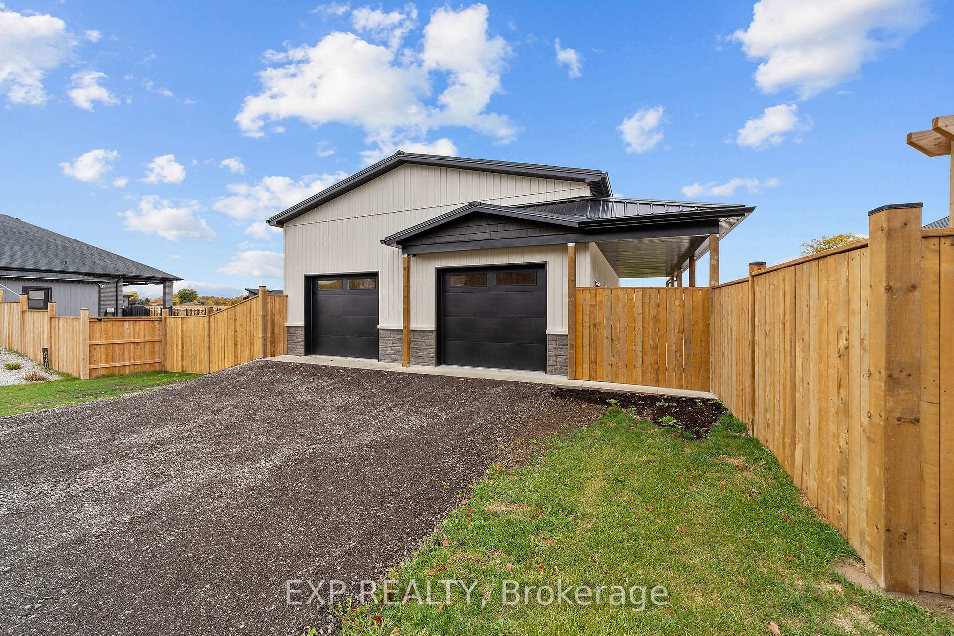 Photo 2 of 6572 Calvert Drive, Strathroy-Caradoc, Rural Strathroy-Caradoc — HOMEH