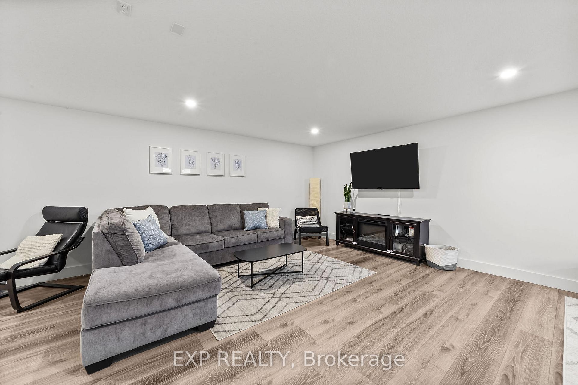 Photo 19 of 6572 Calvert Drive, Strathroy-Caradoc, Rural Strathroy-Caradoc — HOMEH