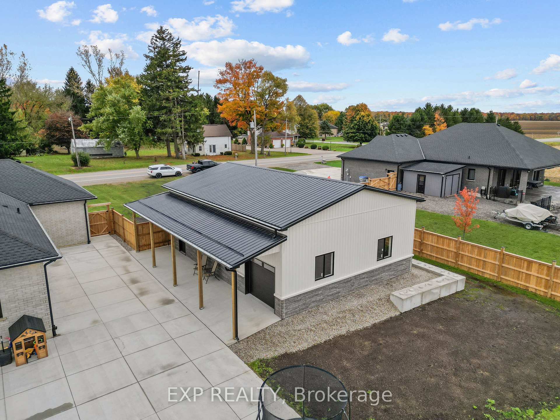 Photo 27 of 6572 Calvert Drive, Strathroy-Caradoc, Rural Strathroy-Caradoc — HOMEH