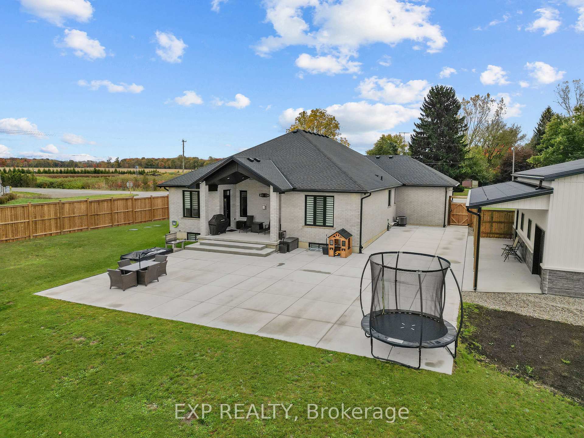 Photo 35 of 6572 Calvert Drive, Strathroy-Caradoc, Rural Strathroy-Caradoc — HOMEH