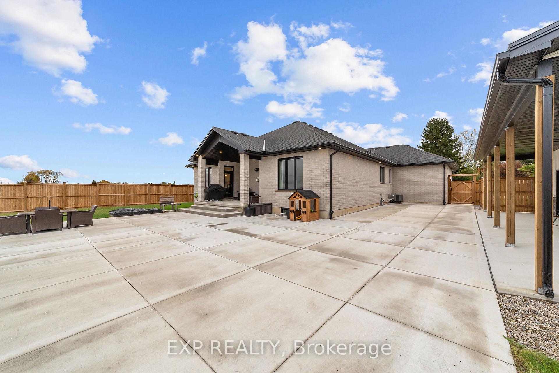 Photo 37 of 6572 Calvert Drive, Strathroy-Caradoc, Rural Strathroy-Caradoc — HOMEH