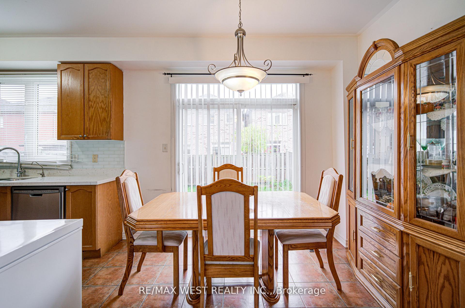 Photo 3 of 12 Eaglefield Gate, Brampton, Fletcher's Meadow — HOMEH