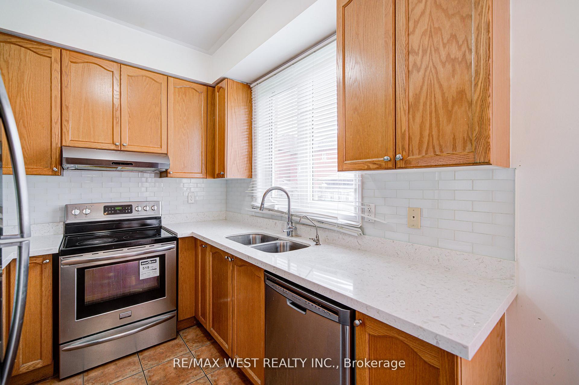 Photo 14 of 12 Eaglefield Gate, Brampton, Fletcher's Meadow — HOMEH