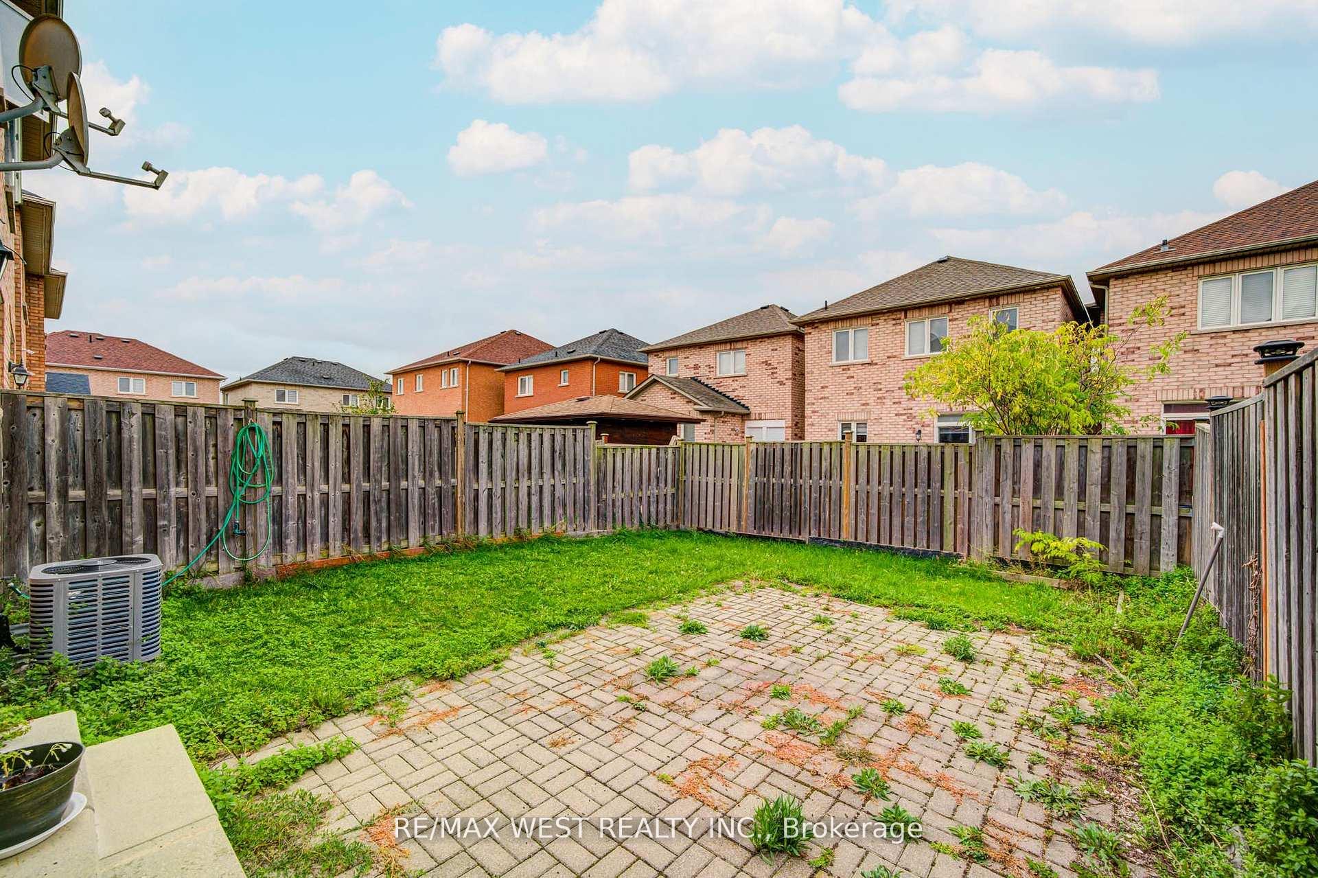 Photo 18 of 12 Eaglefield Gate, Brampton, Fletcher's Meadow — HOMEH