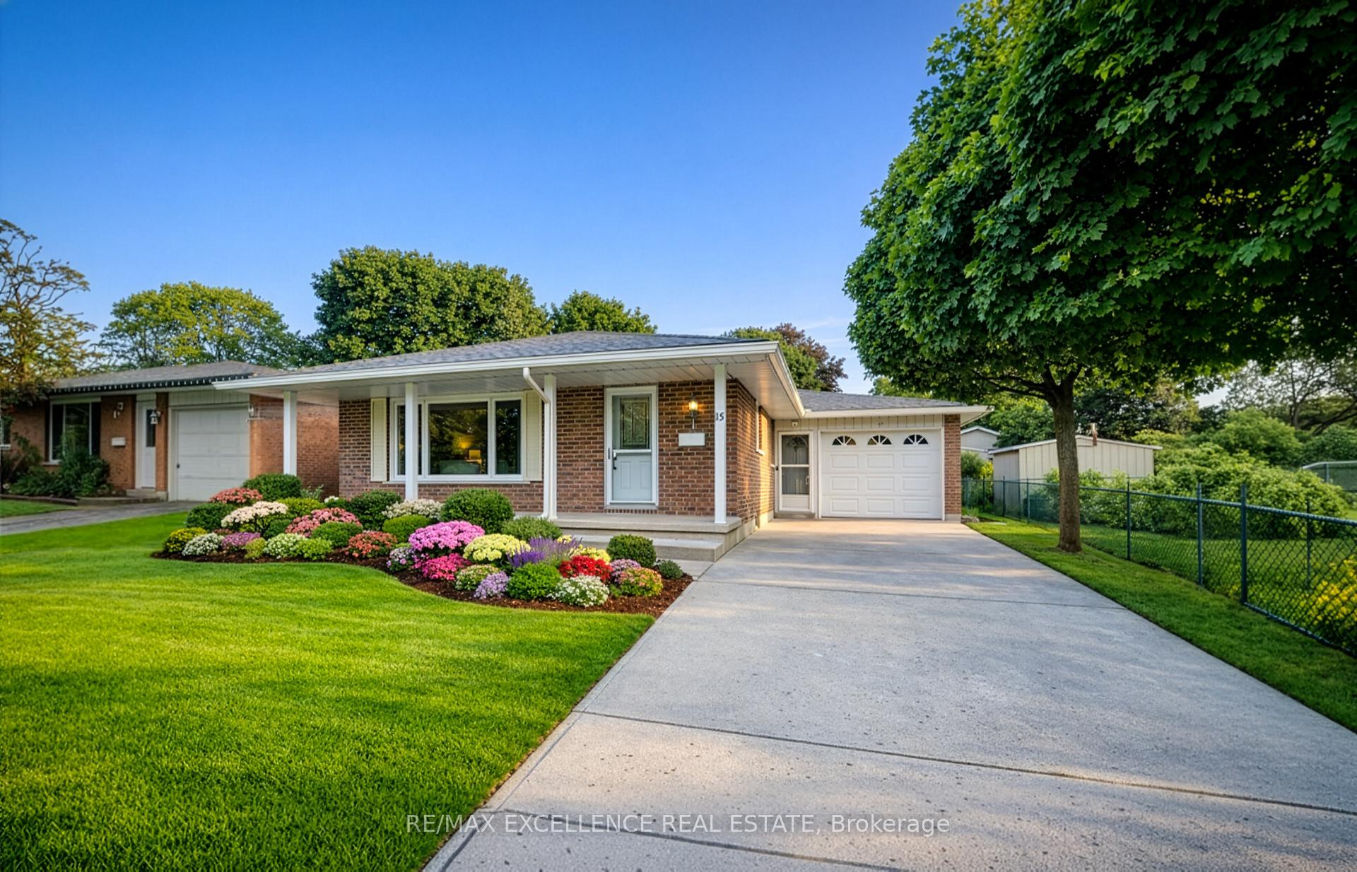 Photo 1 of 131 Gracefield Crescent, Kitchener — HOMEH